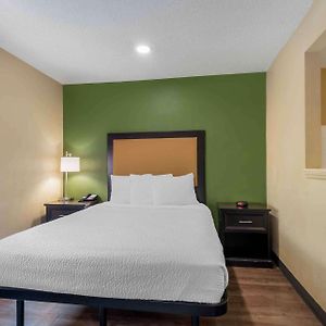 Studio Two Queen Beds Non-Smoking